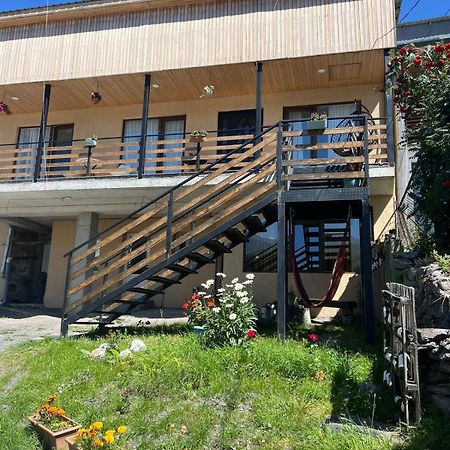 Guesthouse Relax In Kazbegi 外观 照片