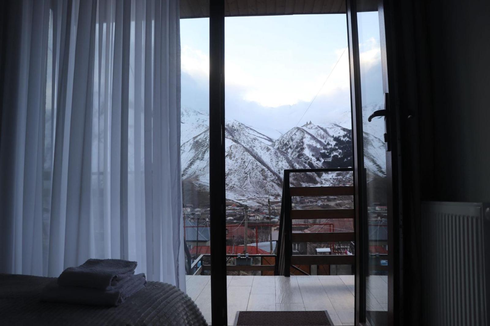 Guesthouse Relax In Kazbegi 外观 照片