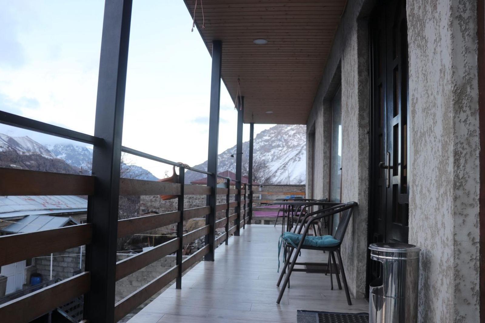 Guesthouse Relax In Kazbegi 外观 照片