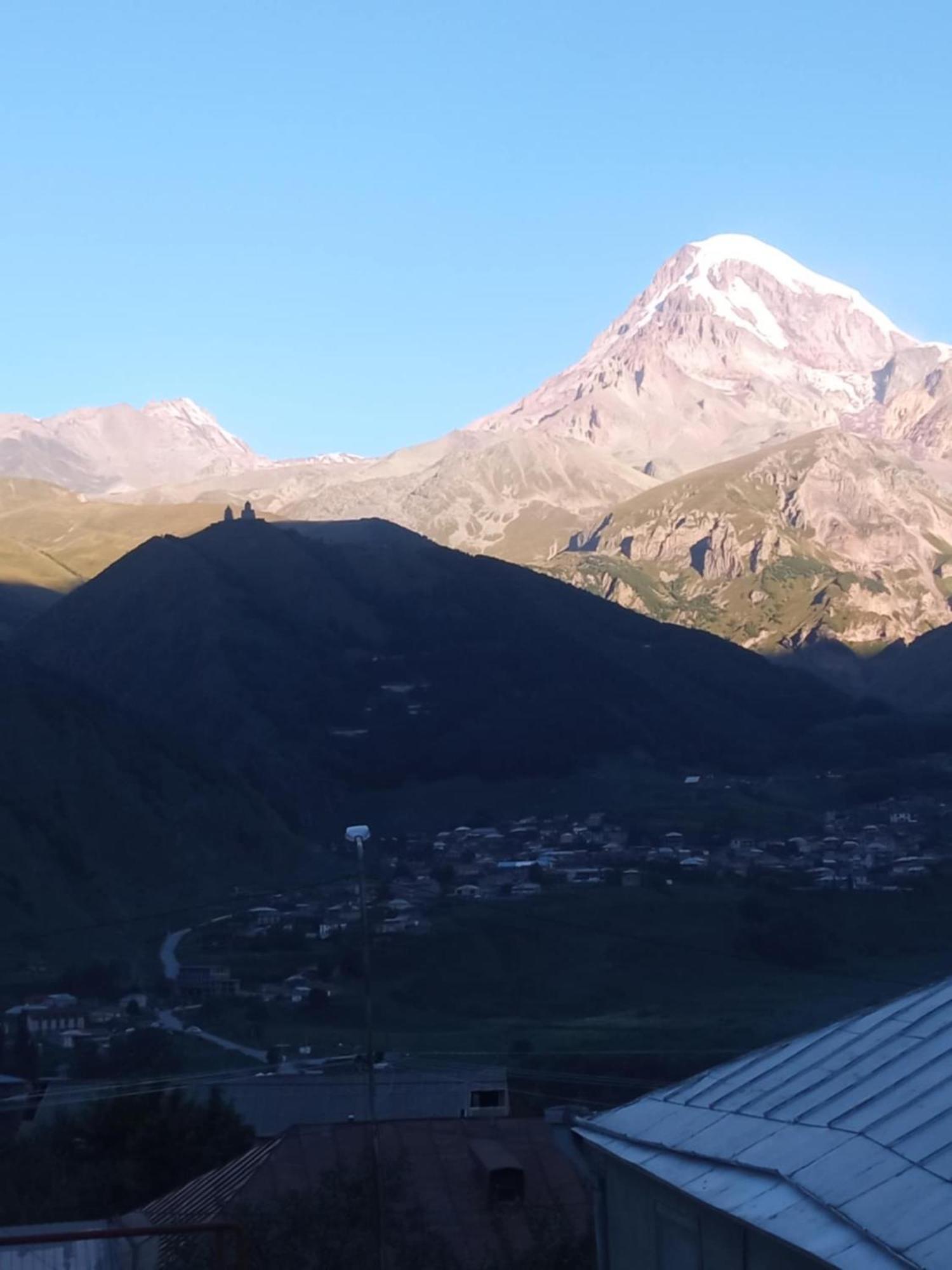 Guesthouse Relax In Kazbegi 外观 照片