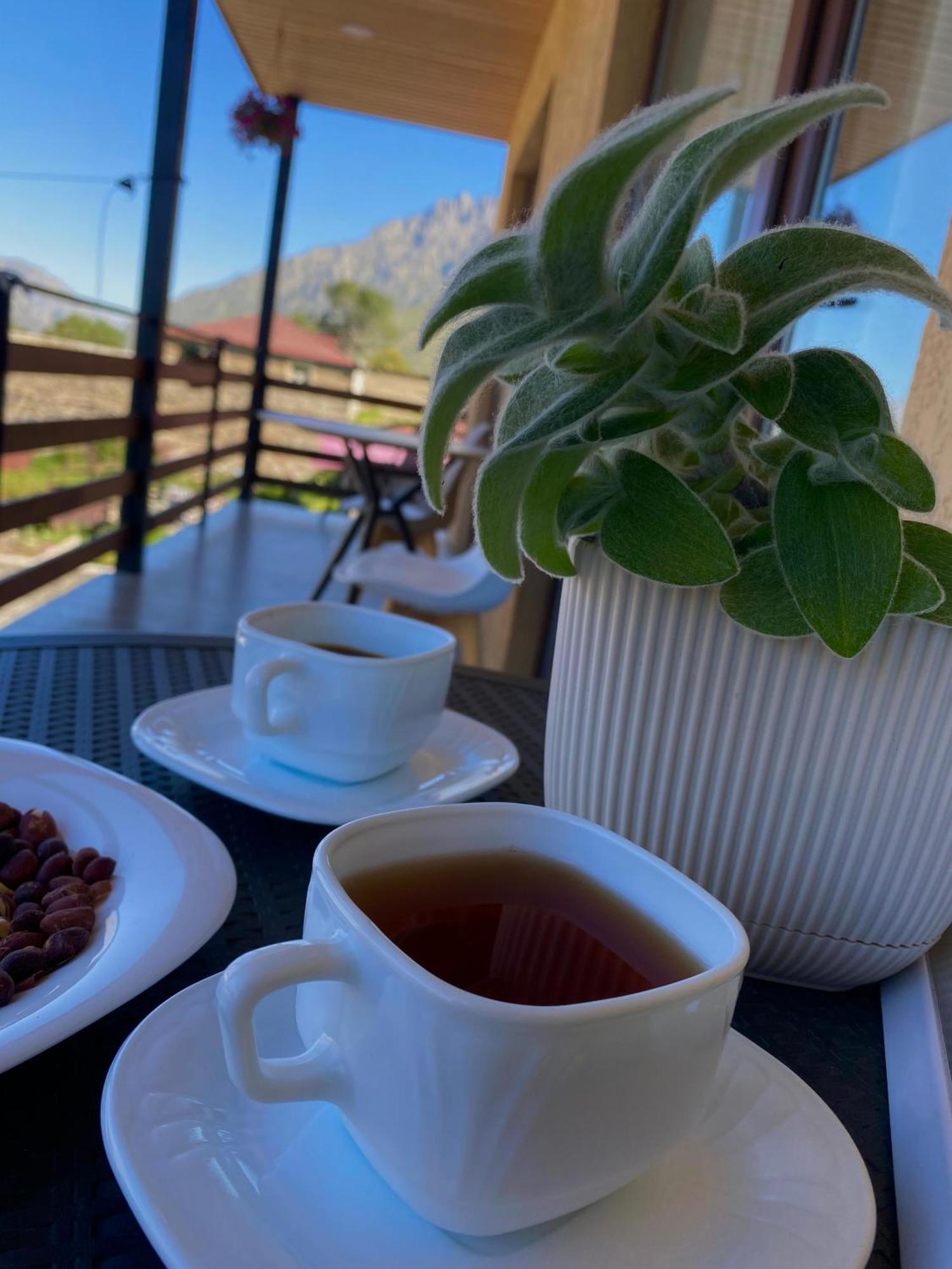 Guesthouse Relax In Kazbegi 外观 照片
