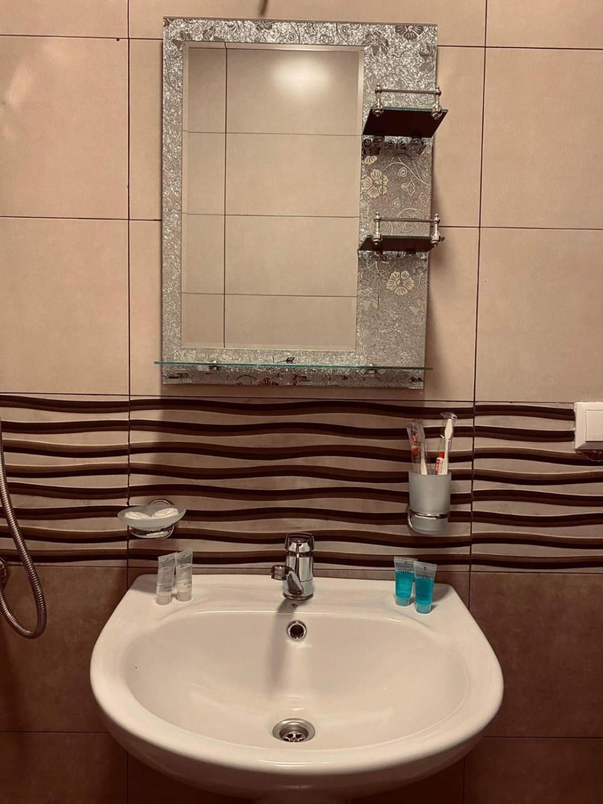 Guesthouse Relax In Kazbegi 外观 照片